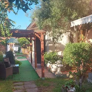 https://stanza-in-villa-con-giardino-doccia-idromassaggio.sicilyhotelsitaly.net